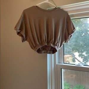 Cropped brown tshirt